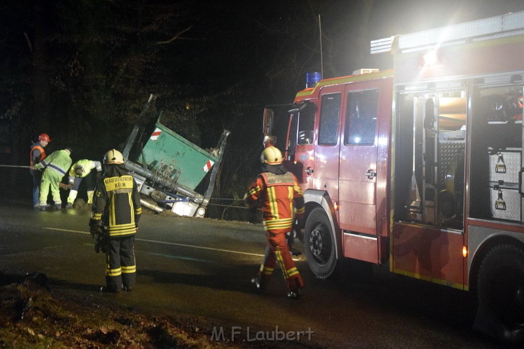 Container LKW umgestuerzt Koeln Brueck Bruecker- Dellbruecker Mauspfad P277.JPG - Miklos Laubert